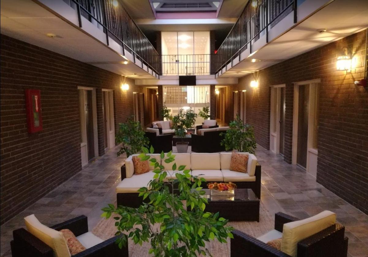 The Stables Inn & Suites Salem Екстер'єр фото