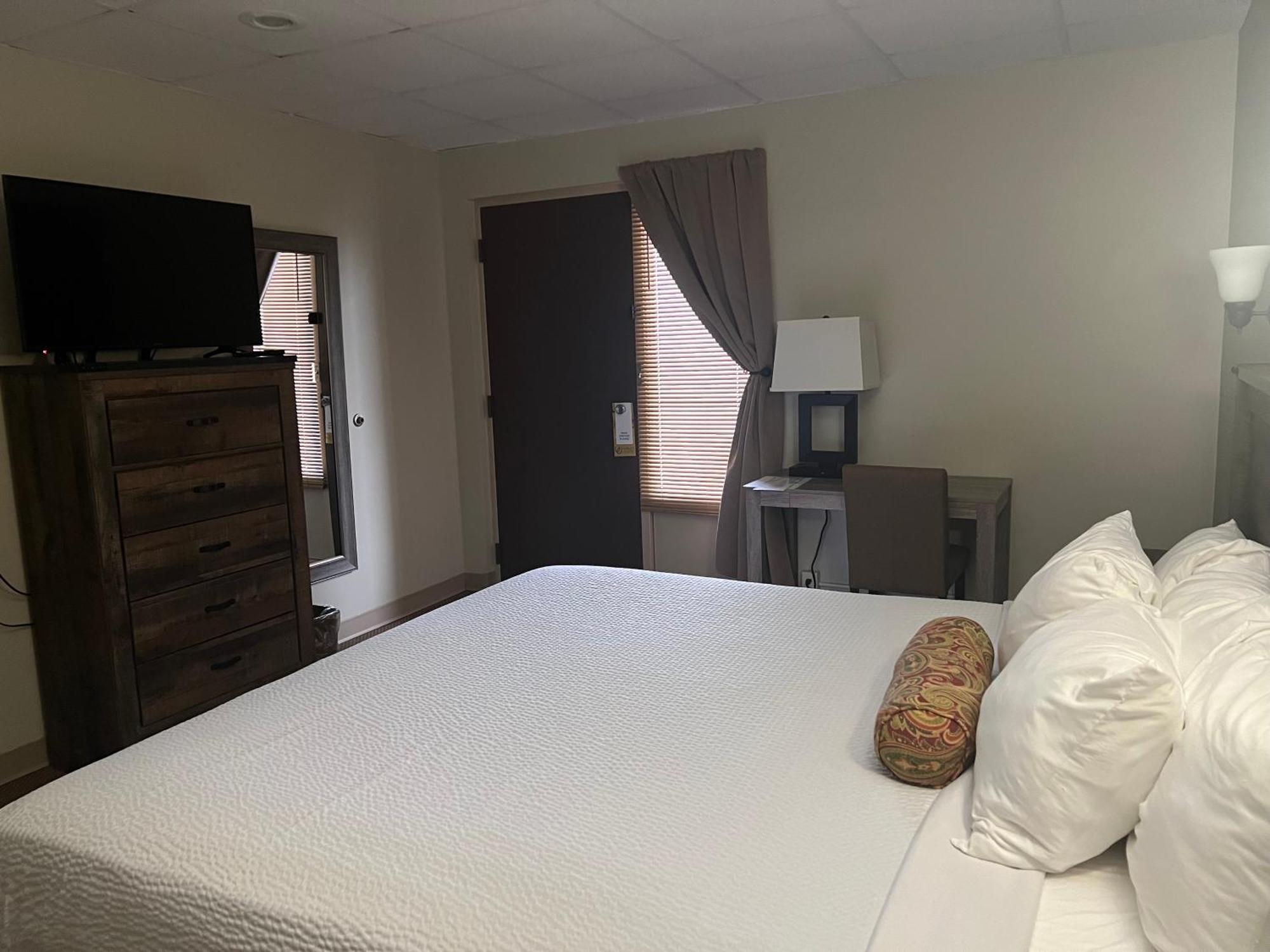 The Stables Inn & Suites Salem Екстер'єр фото