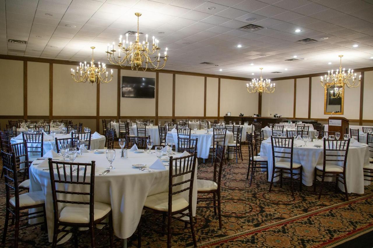 The Stables Inn & Suites Salem Екстер'єр фото