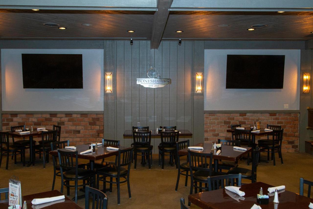 The Stables Inn & Suites Salem Екстер'єр фото